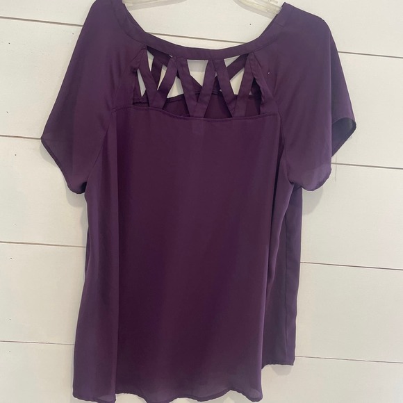 Women's Torrid Plus Size Purple Lightweight Blouse SZ 2 - Picture 3 of 6